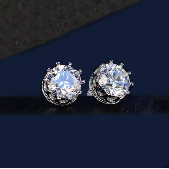 Jewelry - Swarovski Crystals Stud Earrings 14k White Gold, NICE EARRINGS, CUTE EARRINGS